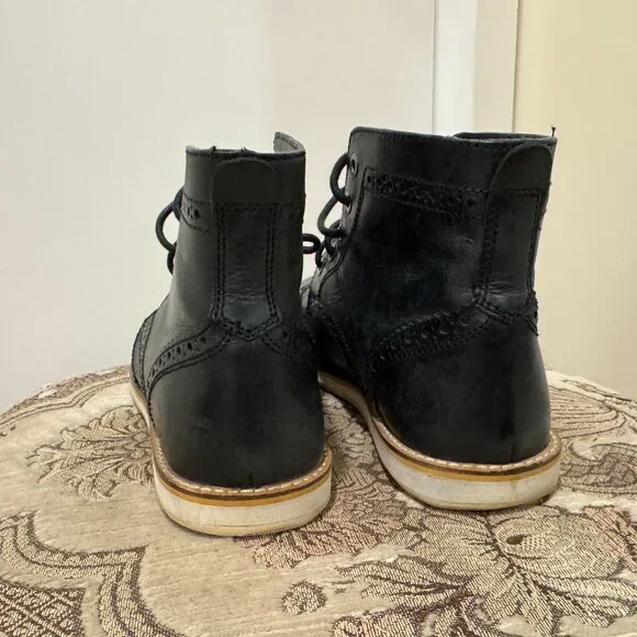 Leather Wingtip dress boots, size 10 Crevo brand - Picture 5 of 5